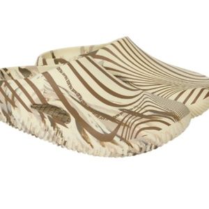 Palace x Crocs recovery. Men’s 11